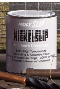 摩力士Molyslip NICKELSLIP ANTI-SEIZE镍基防卡剂含镍金属的用于超高温和低温的装配油膏。摩力士Molyslip NICKELSLIP ANTI-SEIZE镍基防卡剂含有镍、铝、石墨以及防腐剂和抗咬合剂，可以耐酸和氨水的腐蚀，主要用于一些不能含铜的场所。推荐用于不锈钢的螺丝、法兰、管嘴，连接器及其他一些金属接头处。